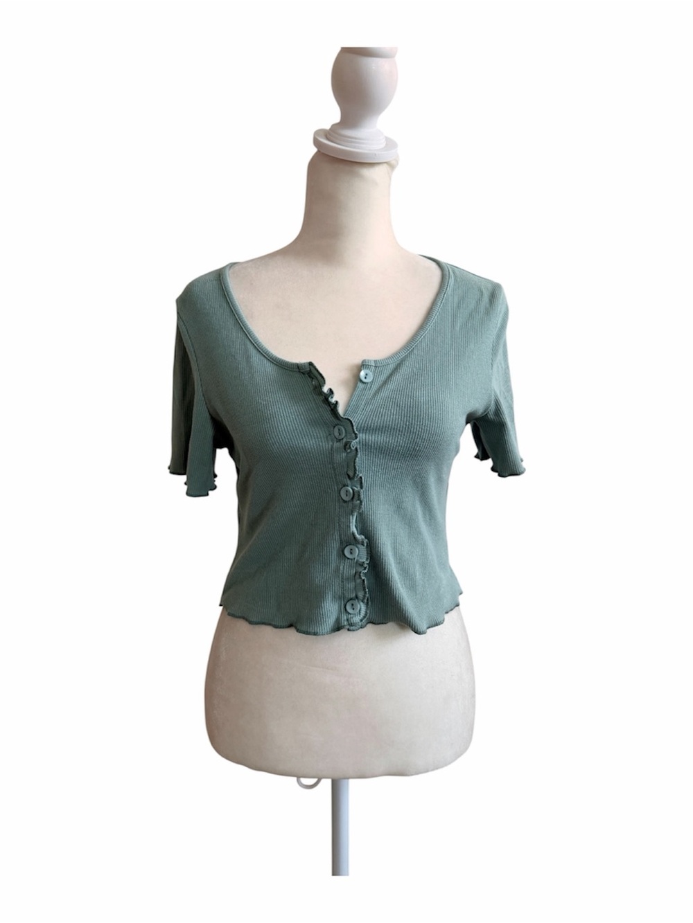 Women's Sage Green Ruffled Button Crop Top Size L NWOT